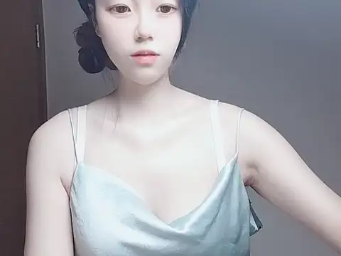 JuliaNoir online show from 11-27-25, 05:52