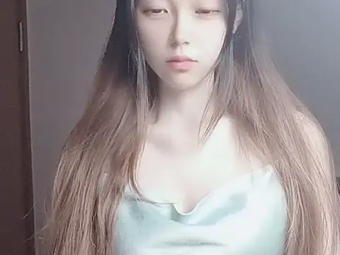 JuliaNoir online show from 11-03-25, 06:07