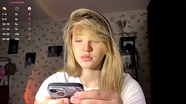 OrethaEredia online show from 11-10-25, 03:06