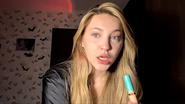 OrethaEredia online show from 11-01-25, 03:17