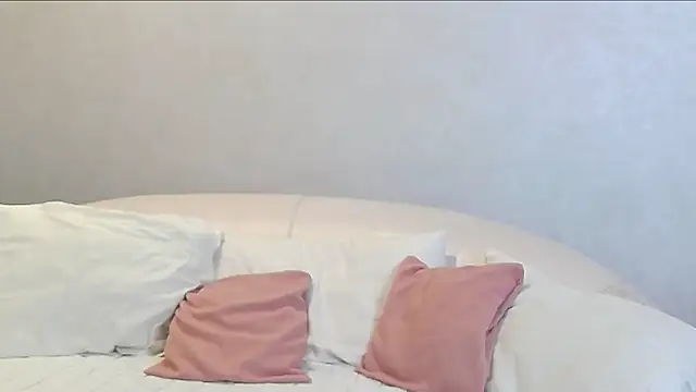 Molly Mavis online show from 11-04-25, 03:54