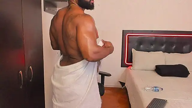 Snapshot of Joseph_palaciios chatting on 11-01-25, 01:23 Joseph palaciios online show from 11-01-25, 01:23