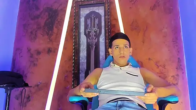 noah deluxe online show from 10-31-25, 01:08