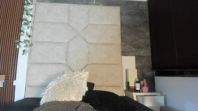 Liia Leens online show from 02-14-26, 04:34