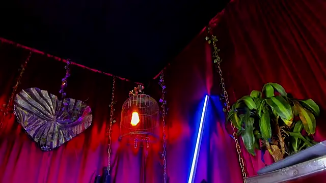 Snapshot of x_heros_x chatting on 11-02-25, 12:54 x heros x online show from 11-02-25, 12:54