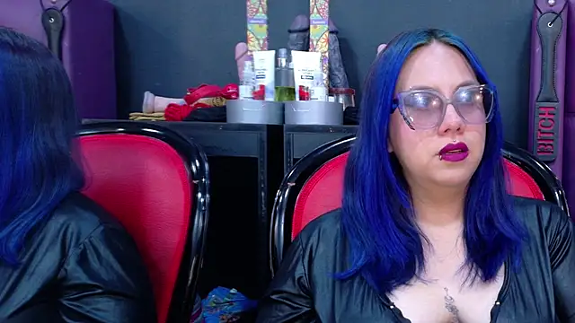 Snapshot of BellaBarness chatting on 11-04-25, 02:43 BellaBarness online show from 11-04-25, 02:43