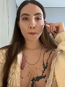 Snapshot of _Elizabeth_Brown chatting on 11-18-25, 10:24 Elizabeth Brown online show from 11-18-25, 10:24