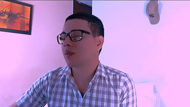 Snapshot of Daniel_De_la_rose chatting on 10-31-25, 12:57 Daniel De la rose online show from 10-31-25, 12:57