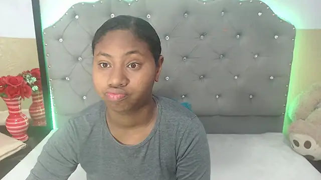 valentinavega18x online show from 11-22-25, 04:33