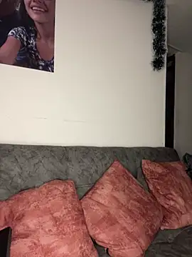 Crystall 15 online show from 12-17-25, 02:27