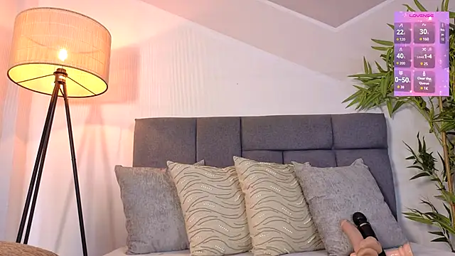 kinkyzoe20 online show from 11-04-25, 07:06