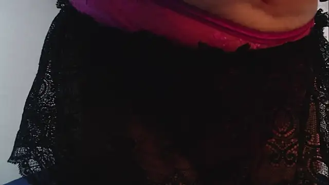 Snapshot of selenabustamante chatting on 11-28-25, 11:49 selenabustamante online show from 11-28-25, 11:49