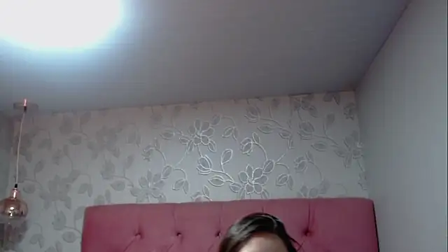 Snapshot of selenabustamante chatting on 12-14-25, 11:49 selenabustamante online show from 12-14-25, 11:49