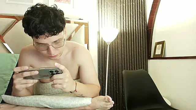 Zoe And Dylan  online show from 07-22-26, 01:02