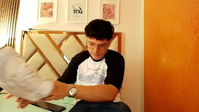 Zoe And Dylan  online show from 08-04-26, 12:31
