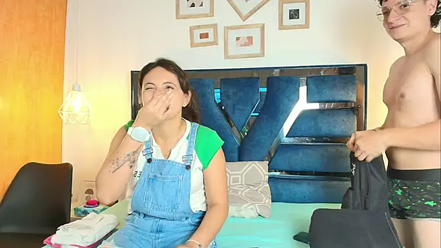 Zoe And Dylan  online show from 02-17-26, 02:36