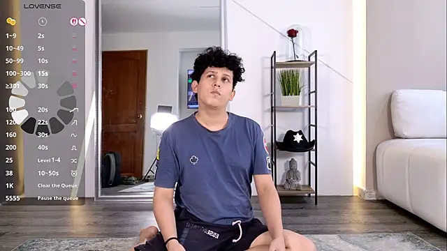 Snapshot of DamianVice chatting on 11-01-25, 02:11 DamianVice online show from 11-01-25, 02:11