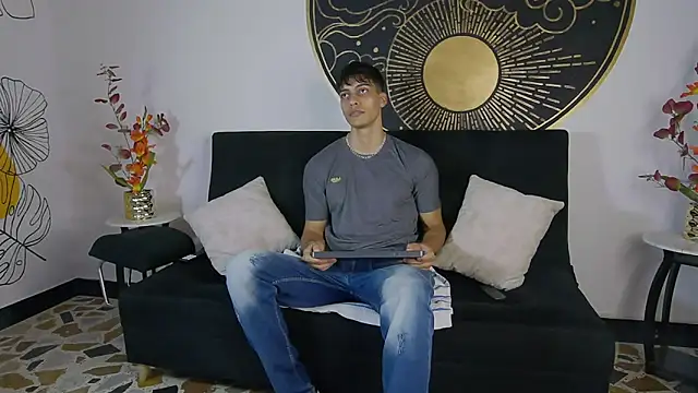 AlessioVitale online show from 11-10-25, 12:32