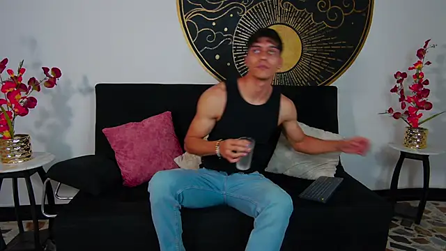 Snapshot of AlessioVitale chatting on 02-12-26, 07:46 AlessioVitale online show from 02-12-26, 07:46