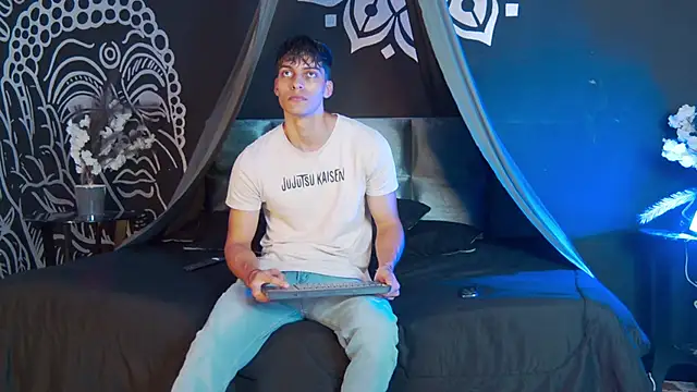 AlessioVitale online show from 11-07-25, 12:53