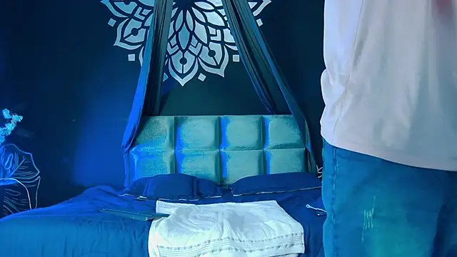 AlessioVitale online show from 12-22-25, 12:05