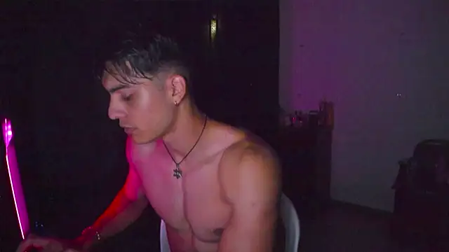 Snapshot of AlessioVitale chatting on 03-28-26, 09:54 AlessioVitale online show from 03-28-26, 09:54