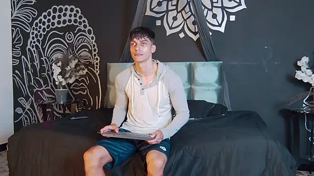 AlessioVitale online show from 11-06-25, 12:42