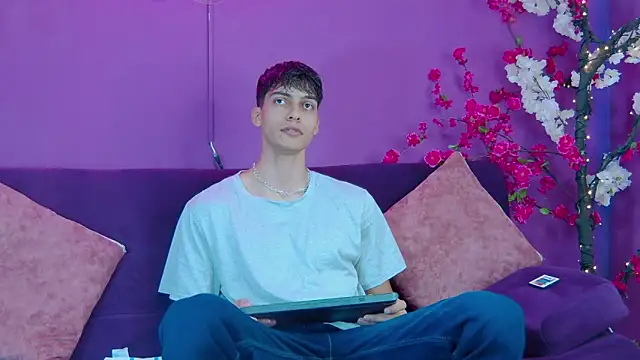 AlessioVitale online show from 11-29-25, 12:16