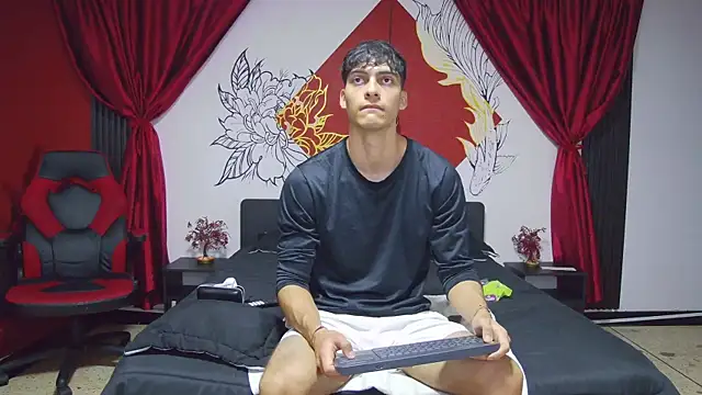 Snapshot of AlessioVitale chatting on 01-17-26, 12:09 AlessioVitale online show from 01-17-26, 12:09