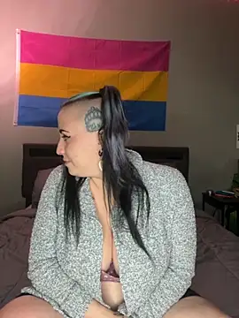 Snapshot of Chaos_Reign chatting on 11-08-25, 01:09 Chaos Reign online show from 11-08-25, 01:09