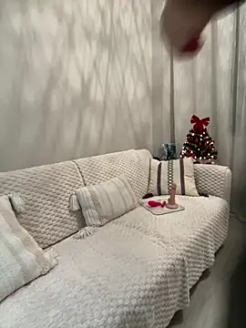 HotLdyllic online show from 12-19-25, 09:17