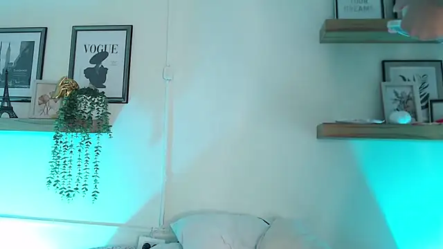 Madisonkay online show from 04-13-26, 07:18