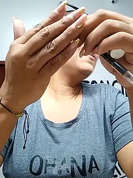 Samaraa Lee online show from 11-17-25, 11:47