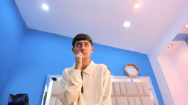 zoe and prometeo online show from 11-04-25, 02:37