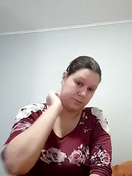 GlitterAuburn online show from 01-13-26, 01:37