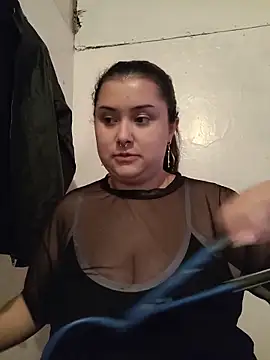 CurvyNoir online show from 04-28-26, 04:44