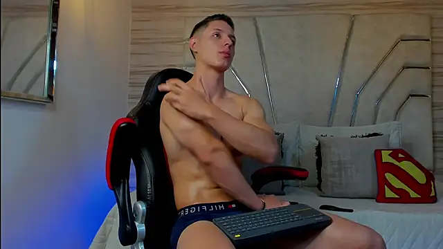 MAXTHOMSON online show from 12-03-25, 03:40