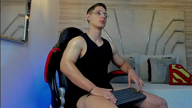 MAXTHOMSON online show from 01-15-26, 04:05