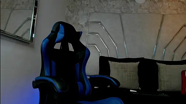 MAXTHOMSON online show from 04-25-26, 12:35