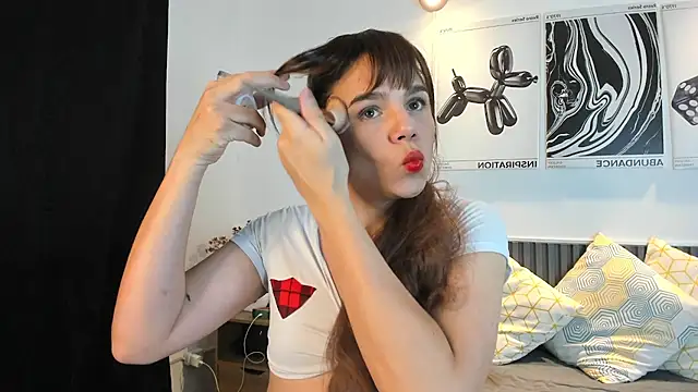 Cloe Bonne online show from 11-19-25, 08:53