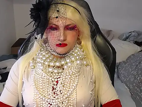 VanesaCrossic online show from 12-04-25, 08:35