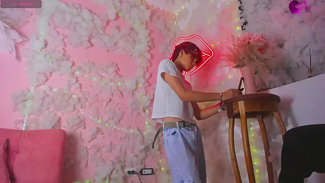 Leo Glow online show from 01-05-26, 05:38