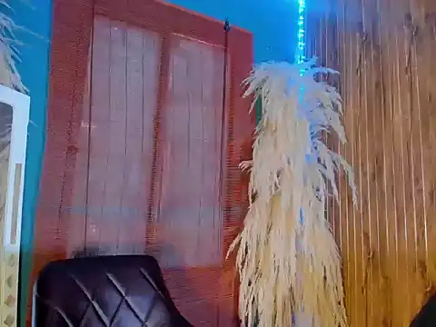 Leo Glow online show from 12-20-25, 07:17