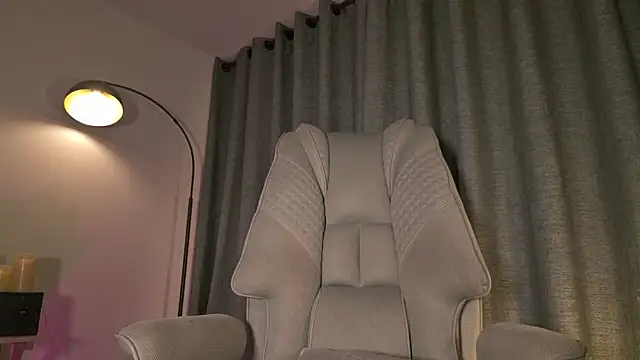 Snapshot of lianewhite chatting on 07-05-26, 04:19 lianewhite online show from 07-05-26, 04:19