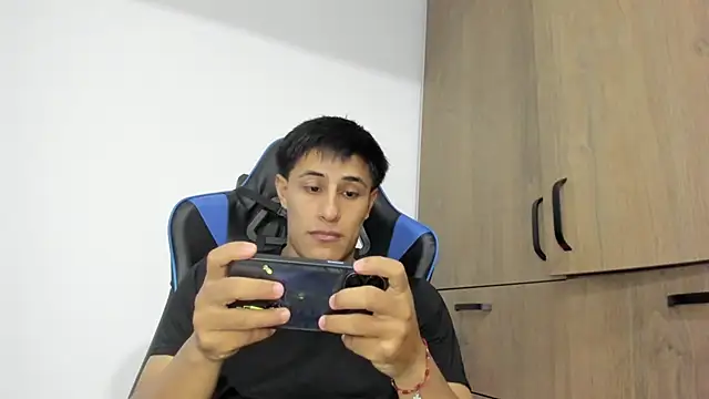 dorman boy online show from 12-02-25, 09:05