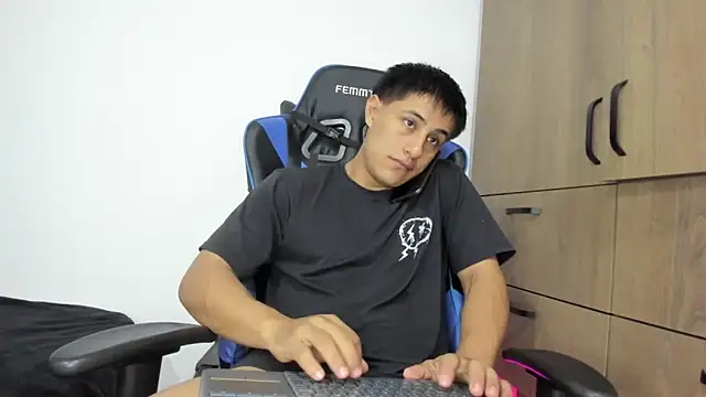 dorman boy online show from 11-28-25, 03:50