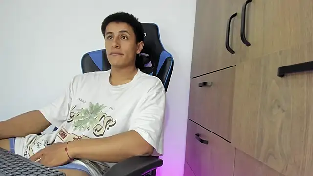 dorman boy online show from 11-12-25, 03:43