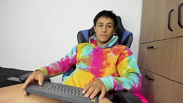 dorman boy online show from 11-23-25, 08:24