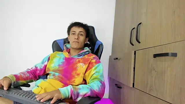 dorman boy online show from 11-22-25, 02:54