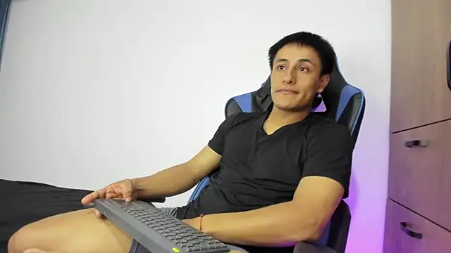 dorman boy online show from 11-09-25, 05:00